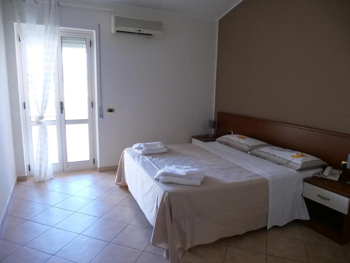 Grand Hostel Calabria Pietrapaola Exterior foto