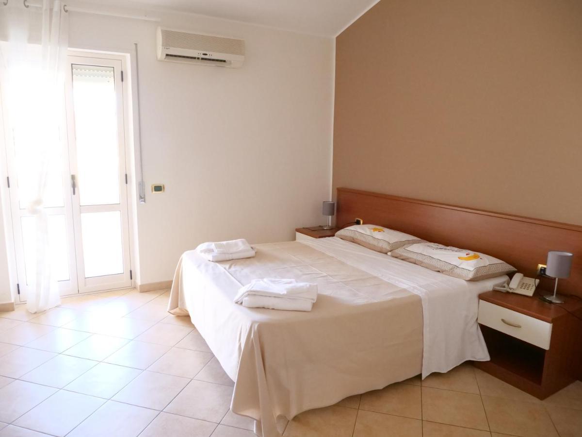 Grand Hostel Calabria Pietrapaola Exterior foto